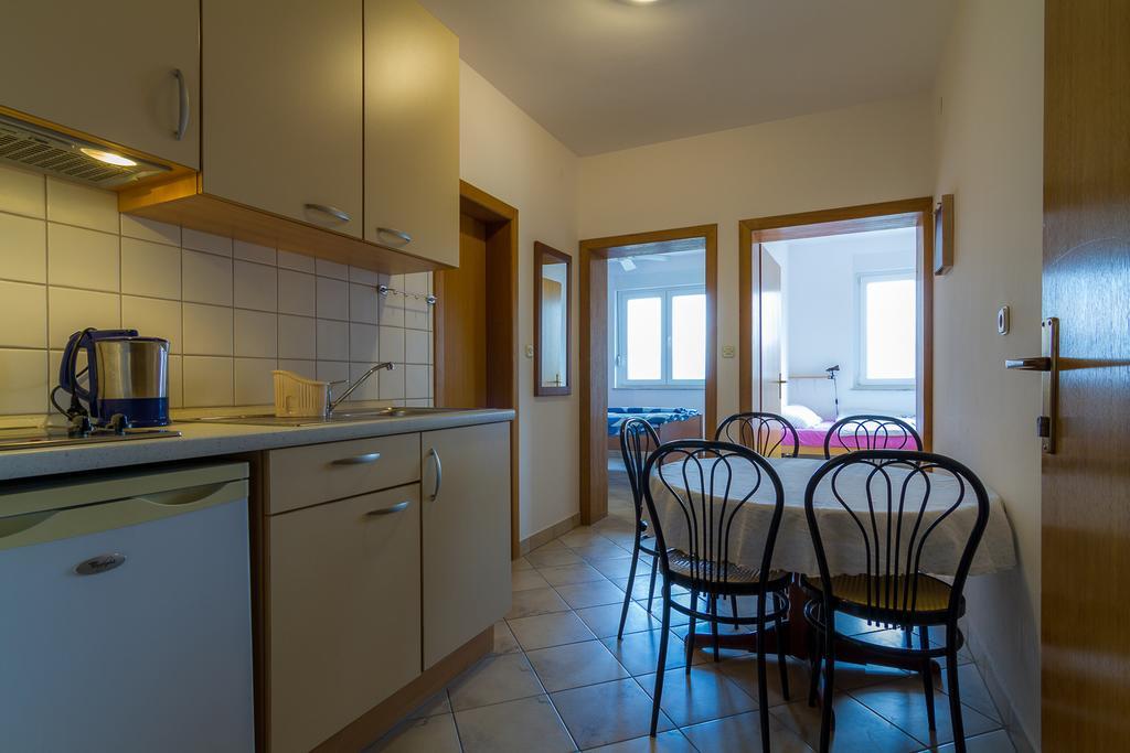 Apartments Ok Lopar Bagian luar foto